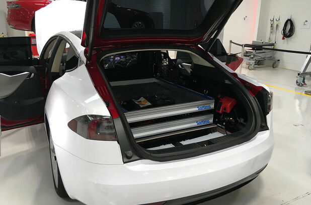 Tesla Model S (2012)