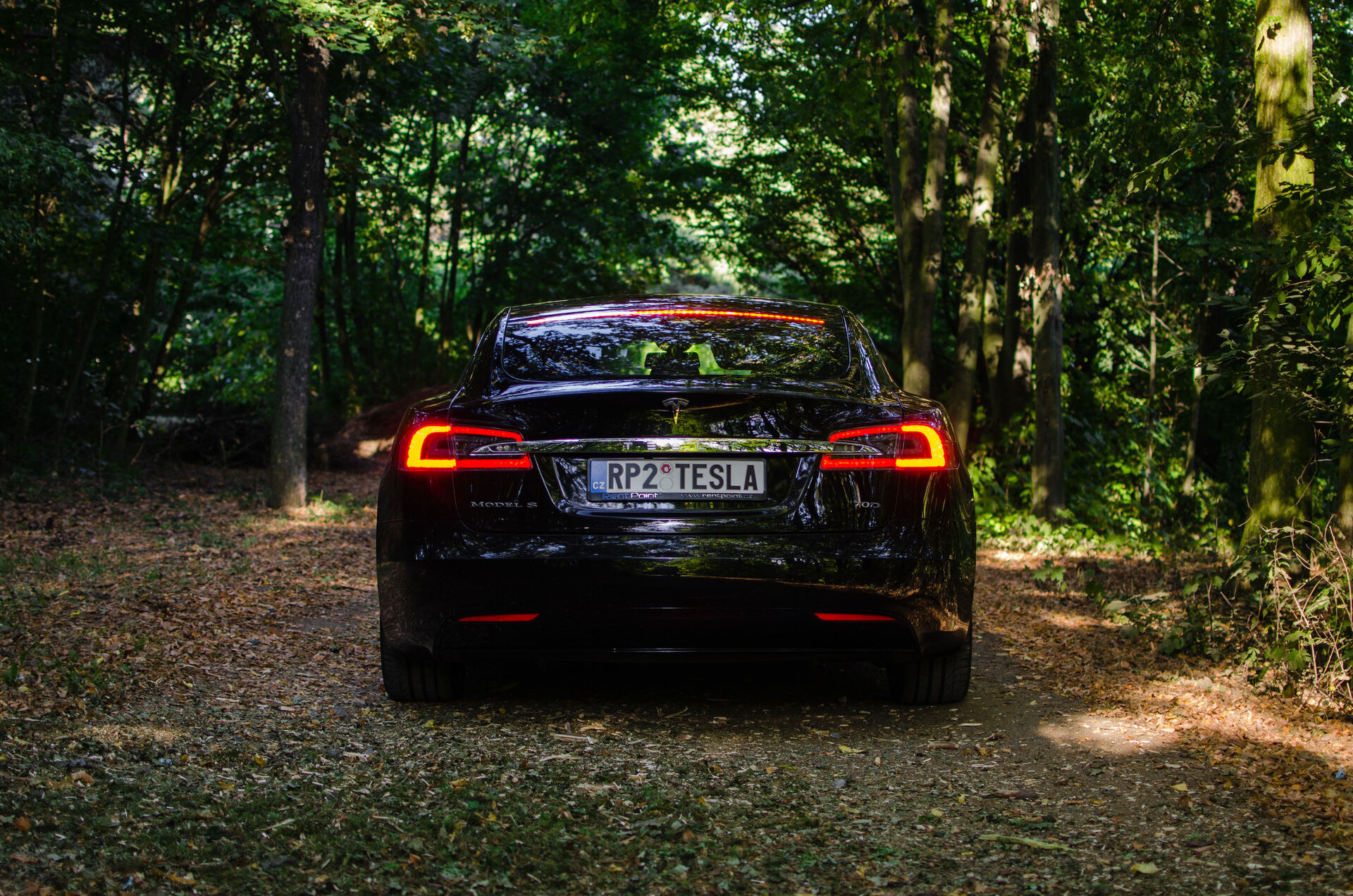 Tesla Model S (2012)