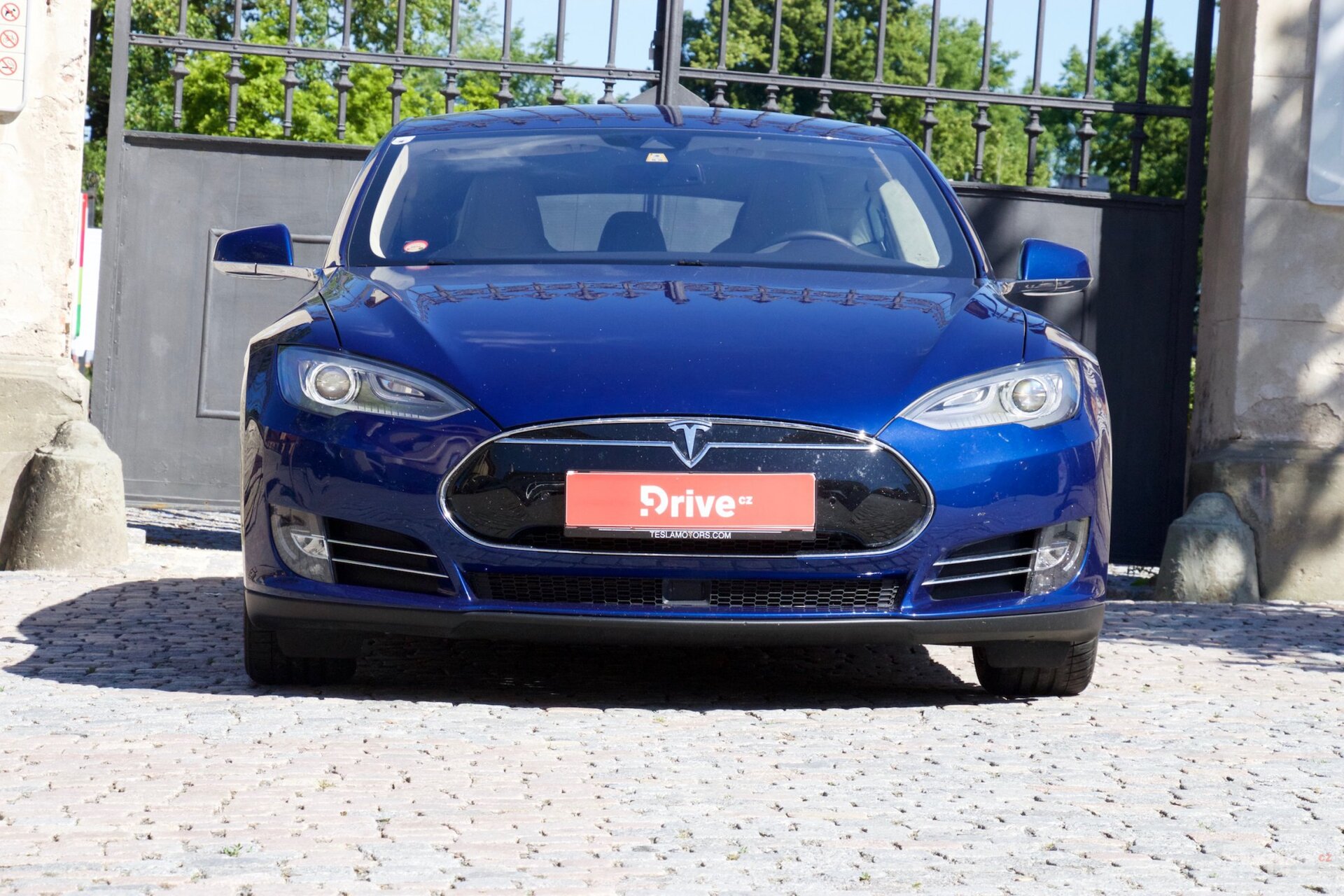 Tesla Model S (2012)