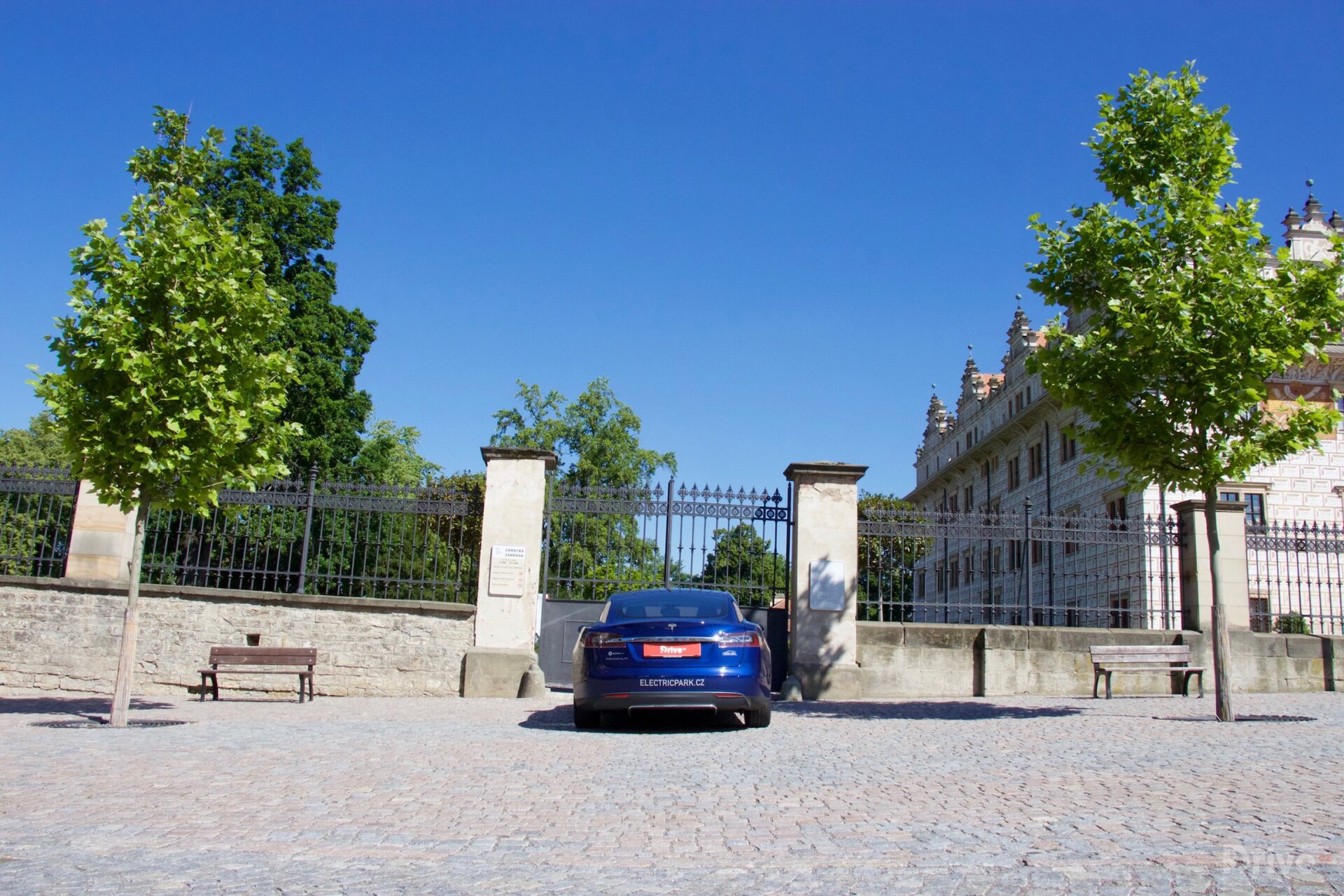 Tesla Model S (2012)