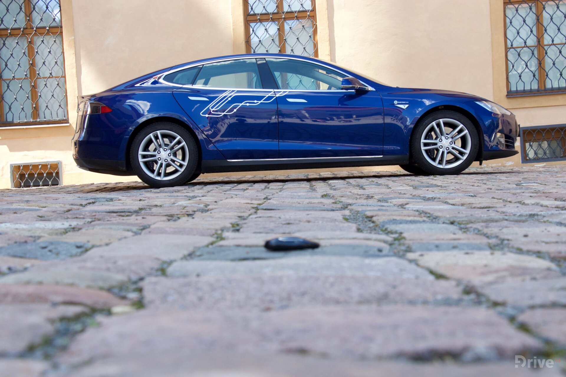 Tesla Model S (2012)