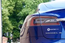 Tesla Model S (2012)