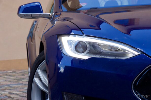 Tesla Model S (2012)