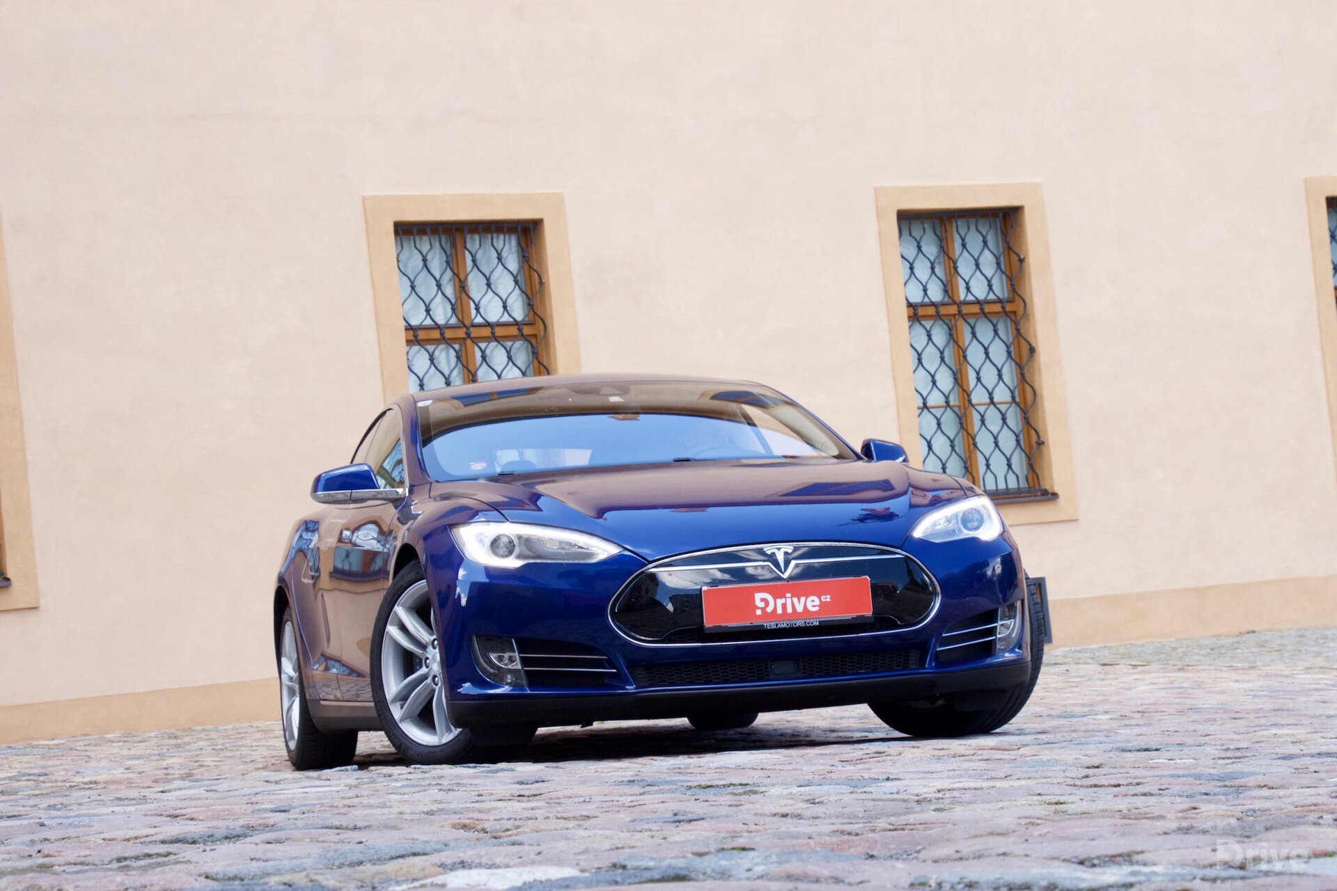 Tesla Model S (2012)