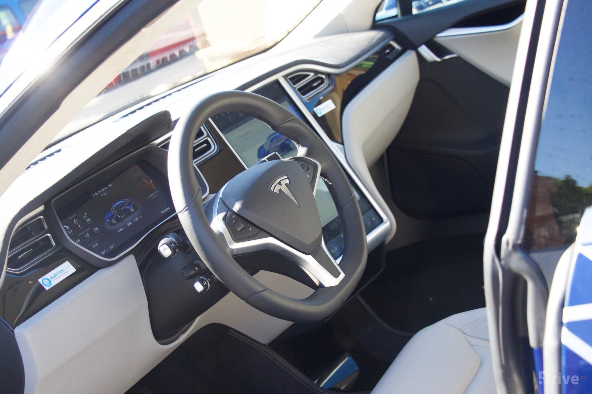Tesla Model S (2012)