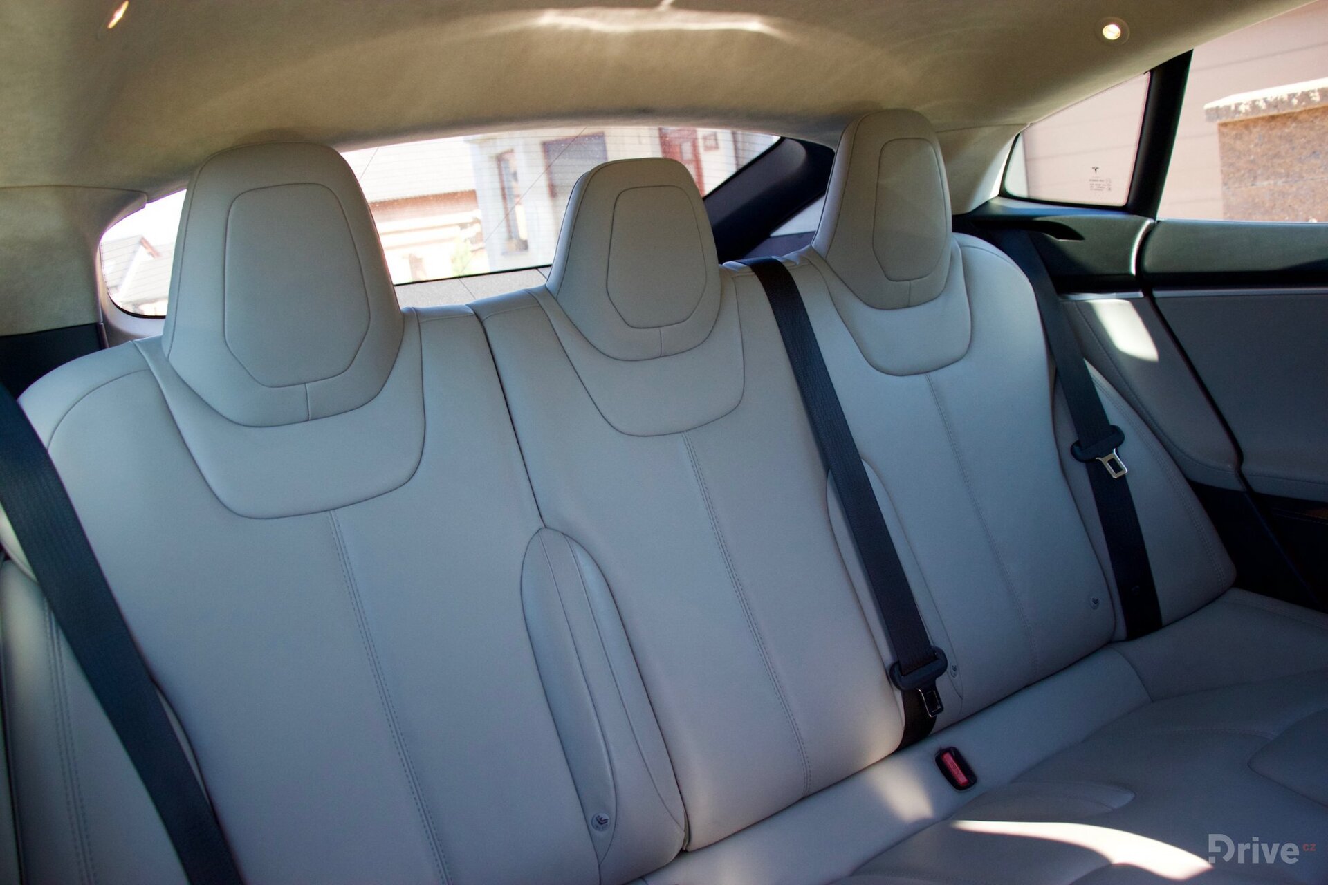 Tesla Model S (2012)