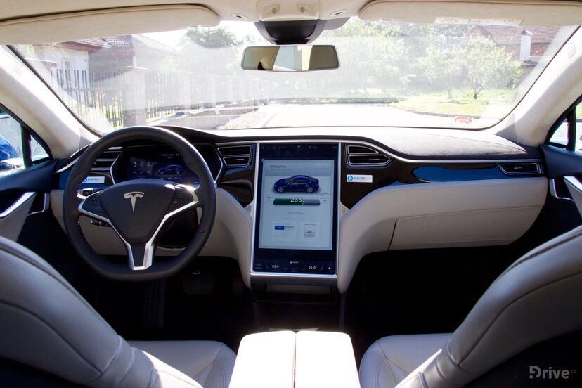 Tesla Model S (2012)
