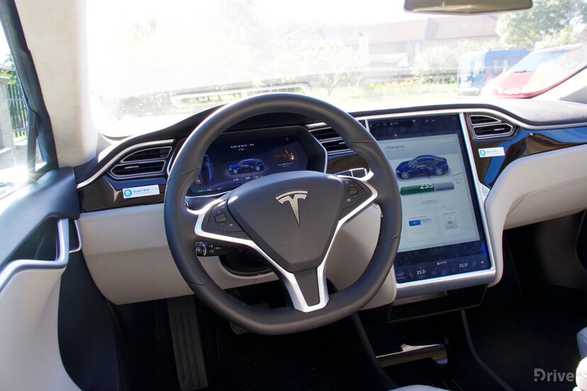 Tesla Model S (2012)