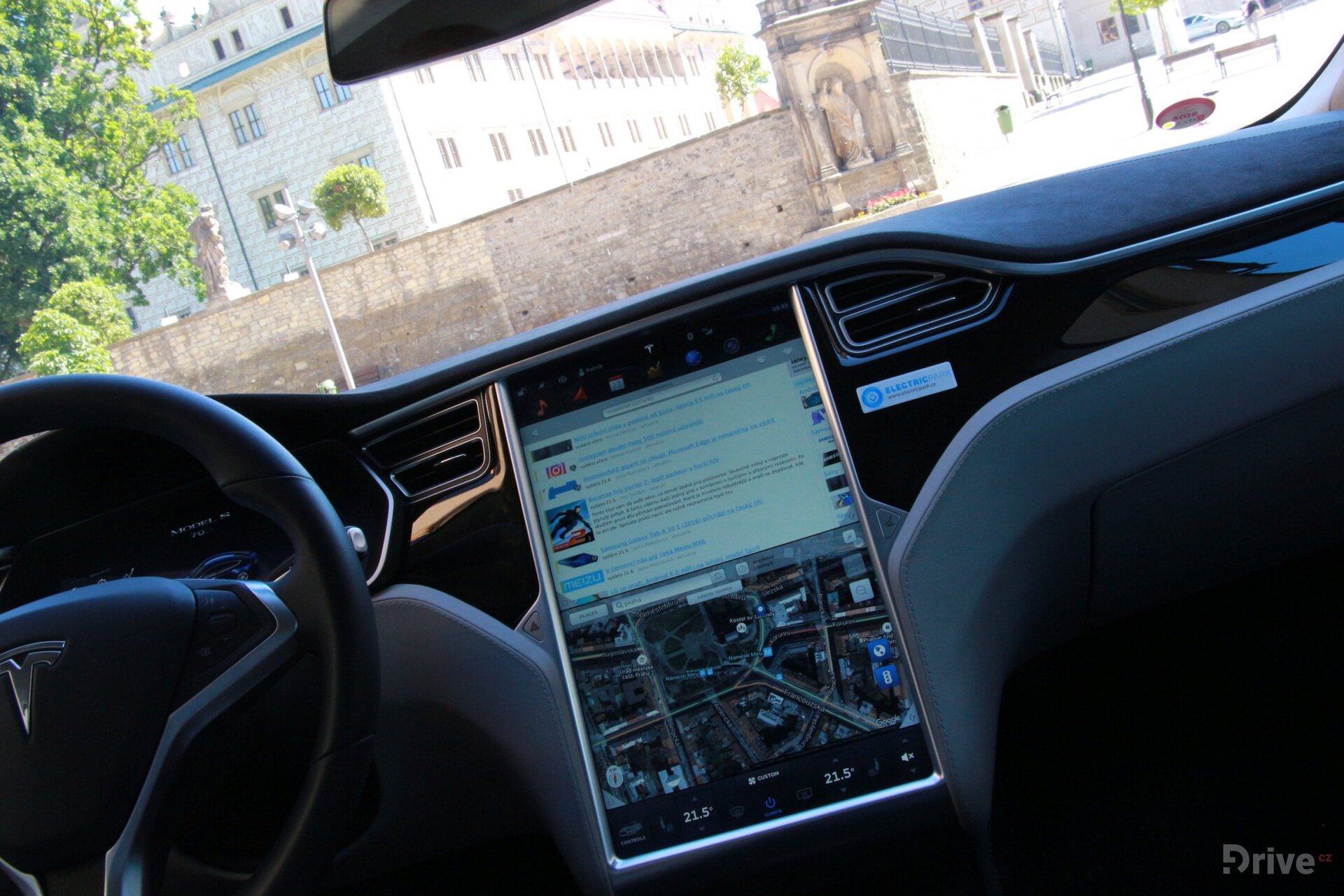 Tesla Model S (2012)