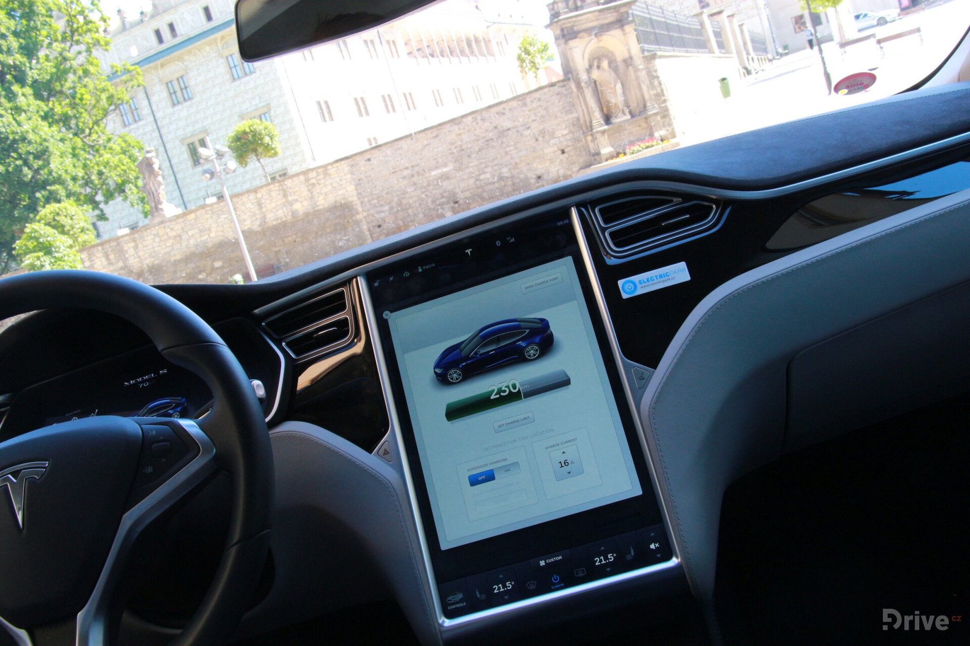 Tesla Model S (2012)