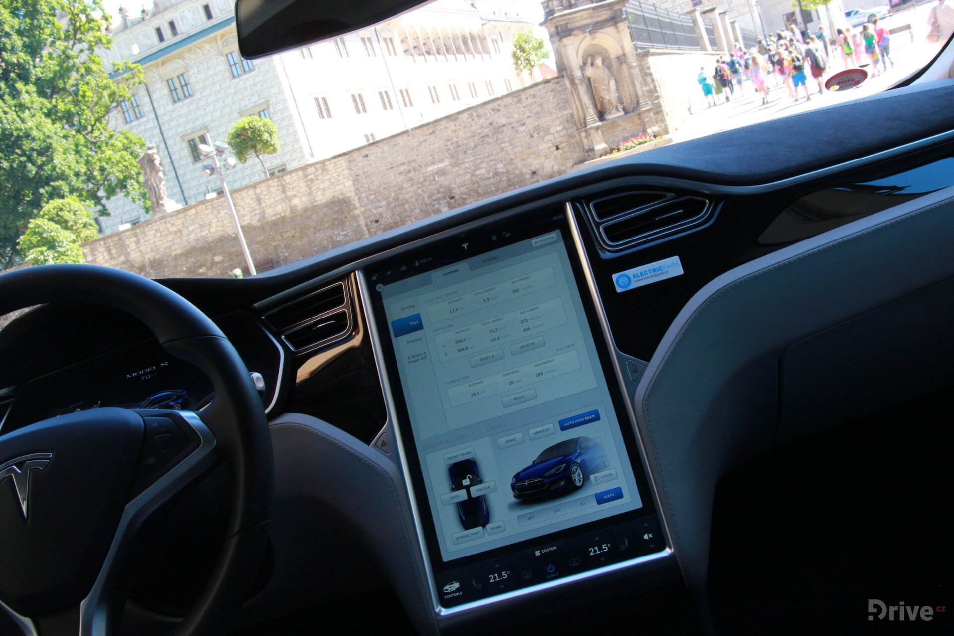 Tesla Model S (2012)