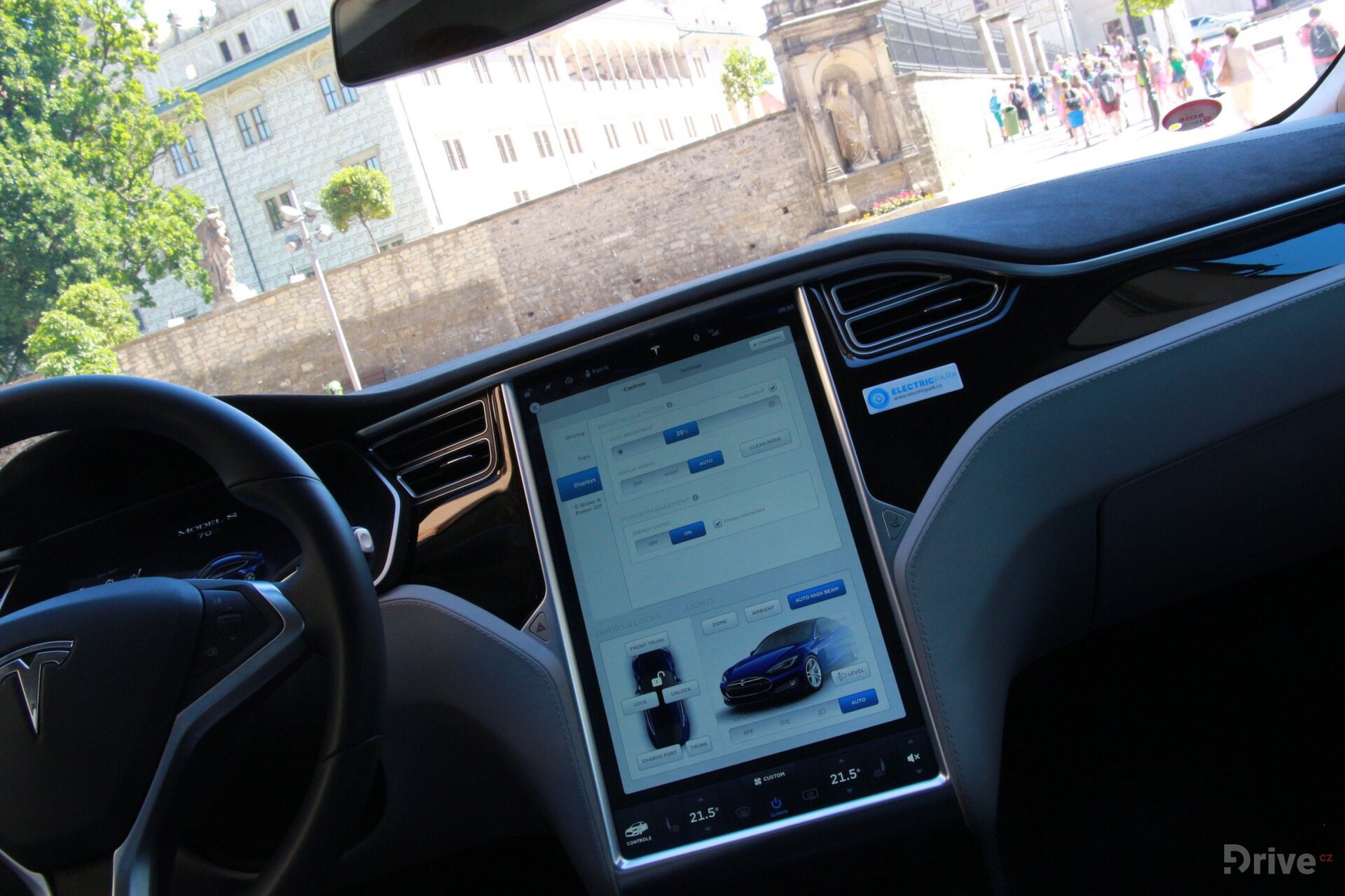 Tesla Model S (2012)