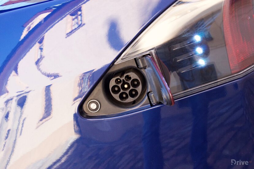 Tesla Model S (2012)