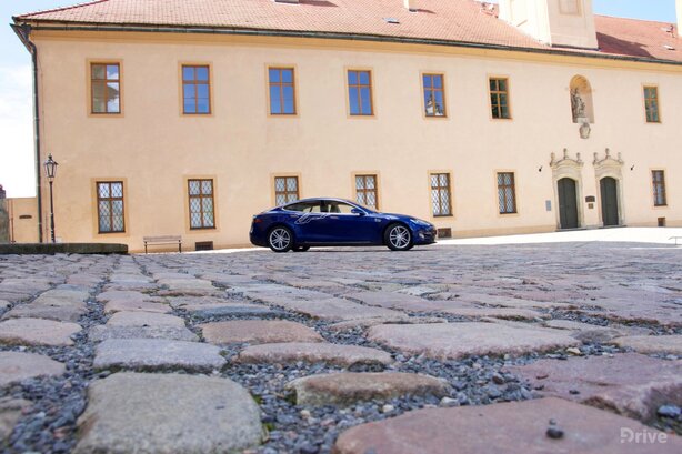 Tesla Model S (2012)