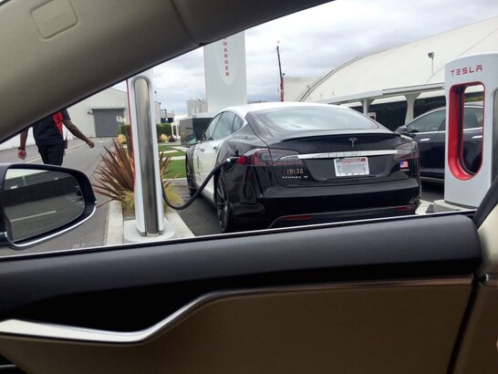 Tesla Model S (2012)