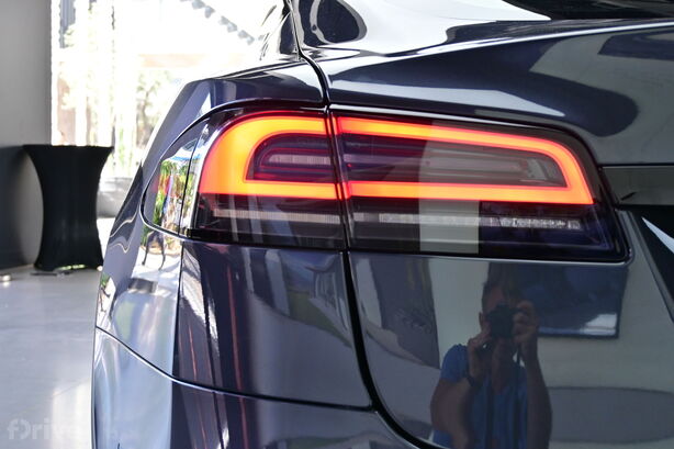 Tesla Model S (2021)