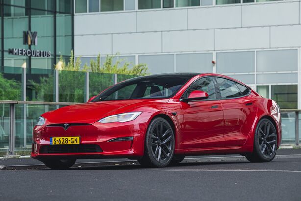 Tesla Model S 2021