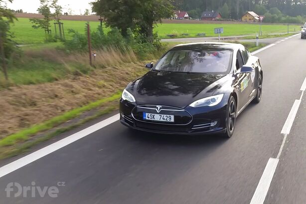 Tesla Model S 85