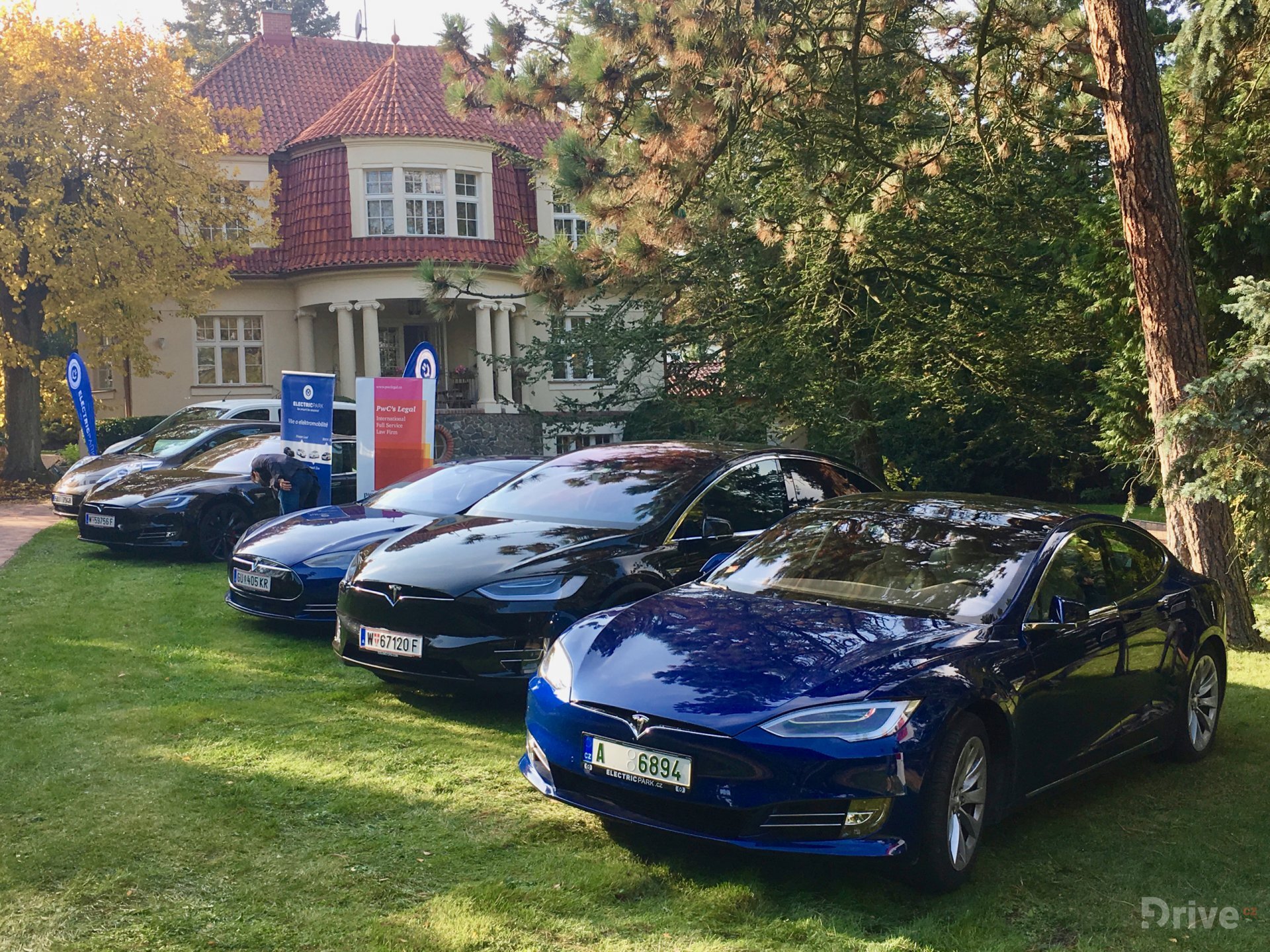 Tesla Model S a Model X