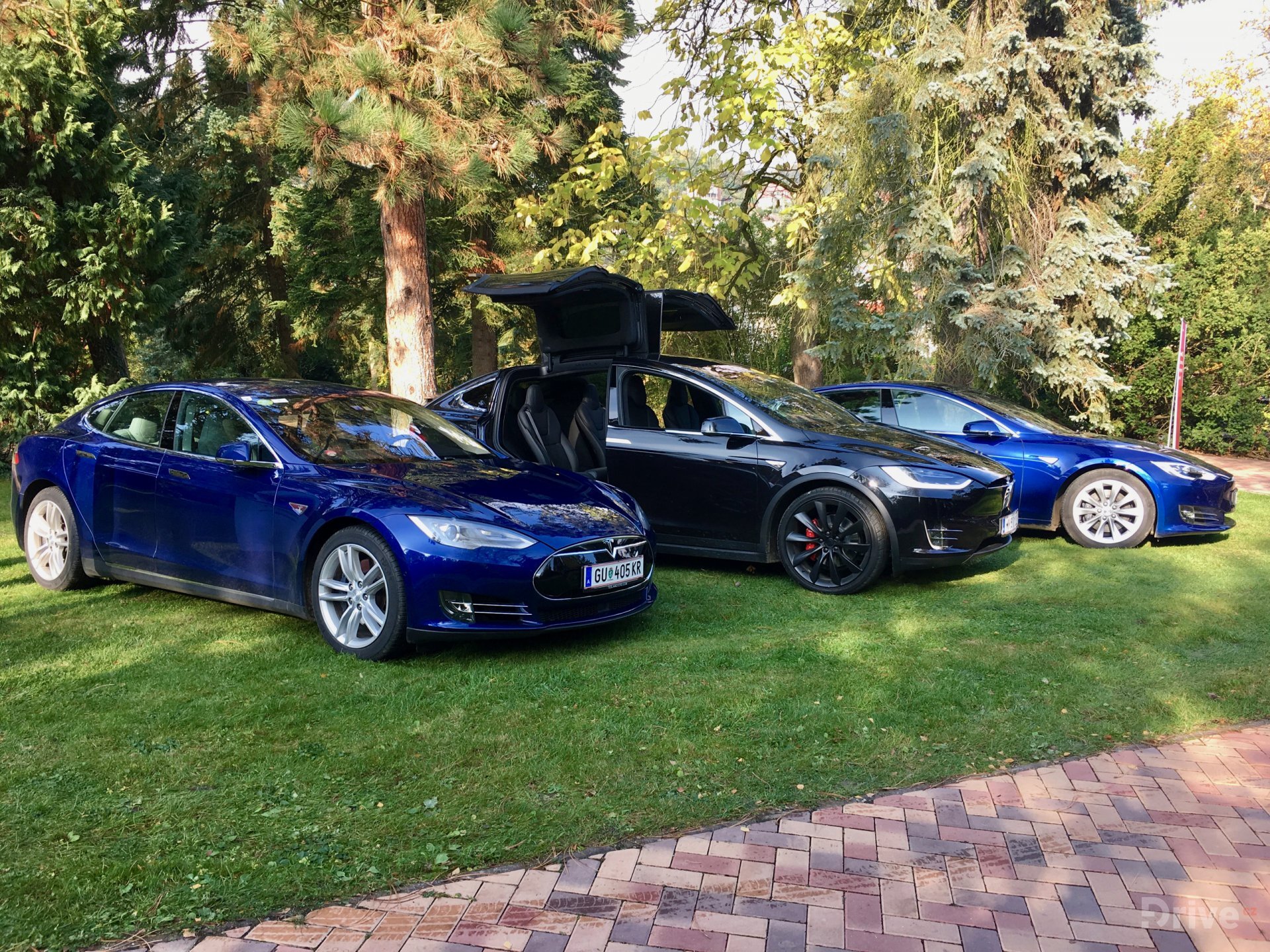 Tesla Model S a Model X
