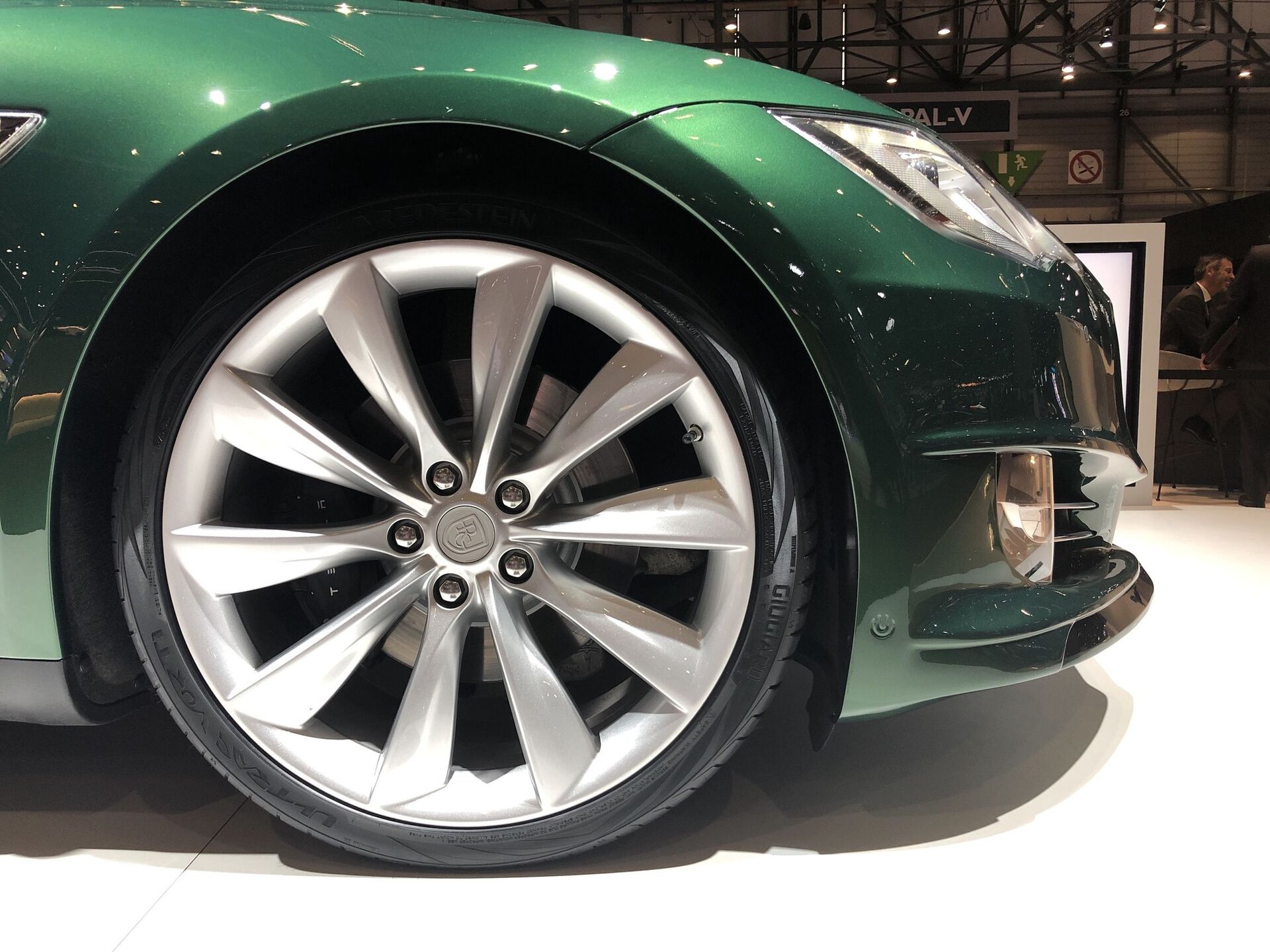 Tesla Model S Shooting Brake