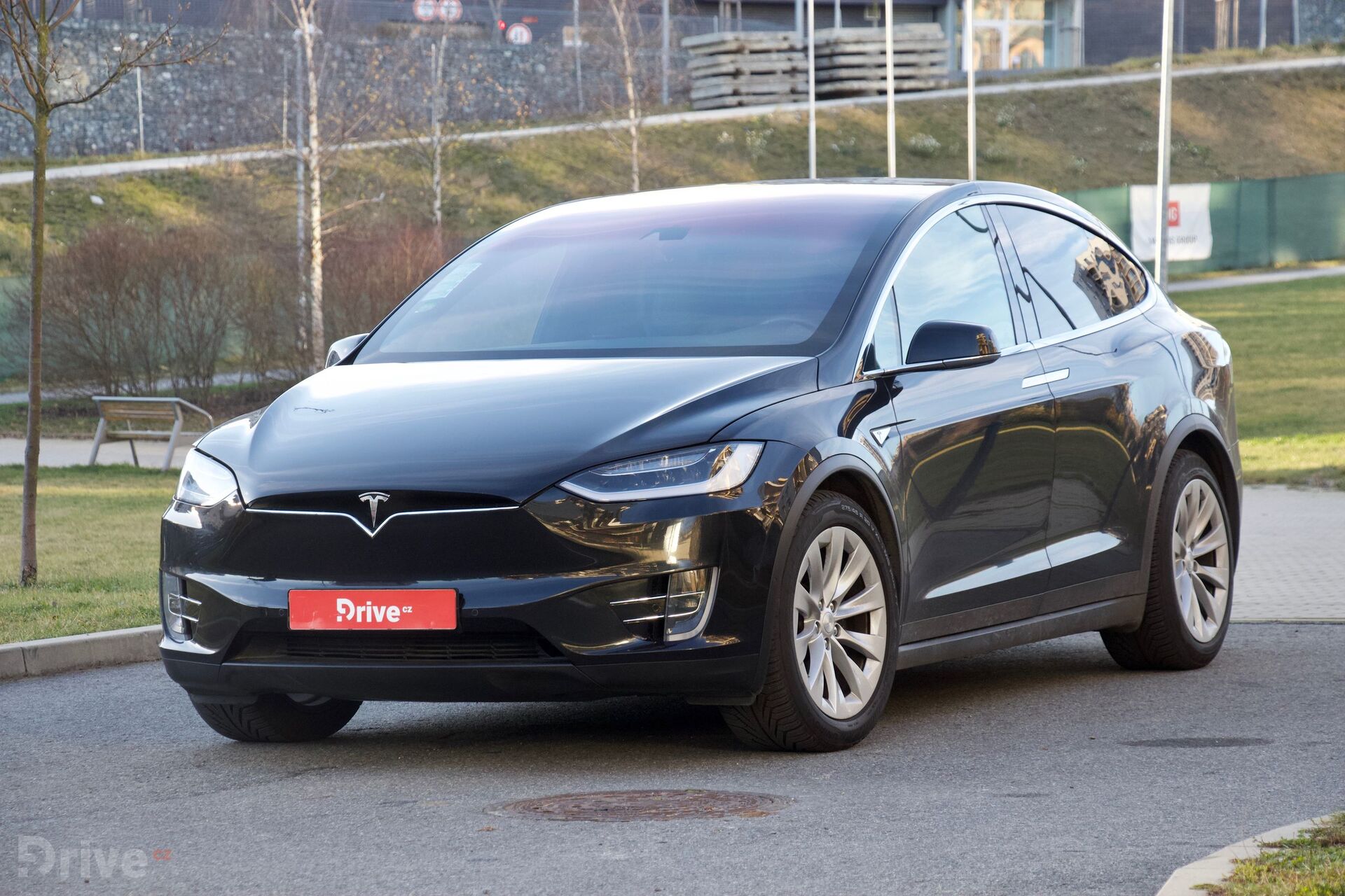 Tesla Model X (2016)