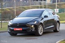 Tesla Model X (2016)