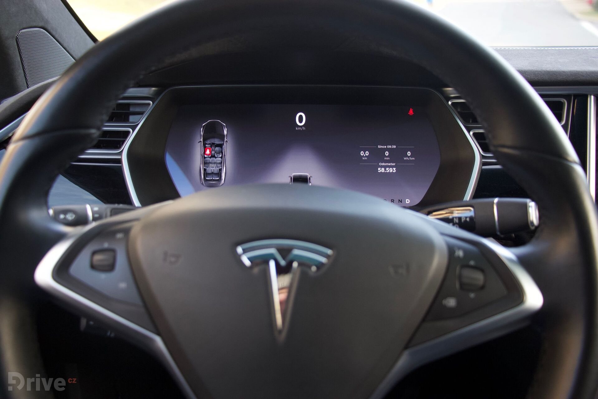 Tesla Model X (2016)