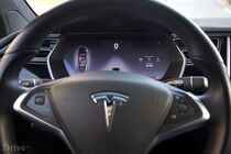 Tesla Model X (2016)