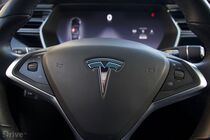 Tesla Model X (2016)