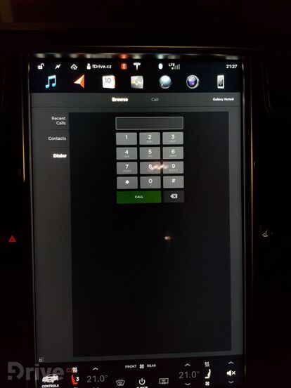 Tesla Model X (2016)