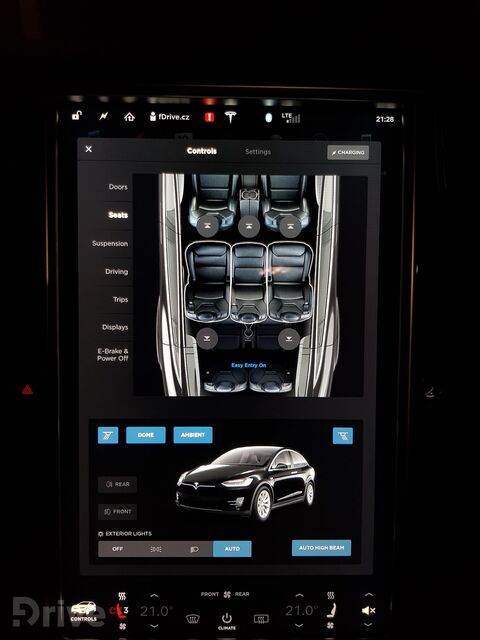 Tesla Model X (2016)
