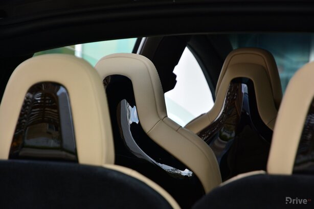 Tesla Model X (2016)