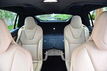 Tesla Model X (2016)