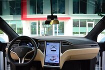 Tesla Model X (2016)