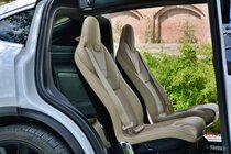 Tesla Model X (2016)