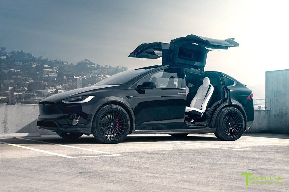 Tesla Model X (2016)