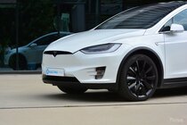 Tesla Model X (2016)