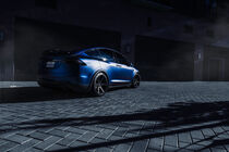 Tesla Model X (2016)