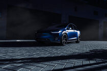 Tesla Model X (2016)