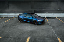 Tesla Model X (2016)