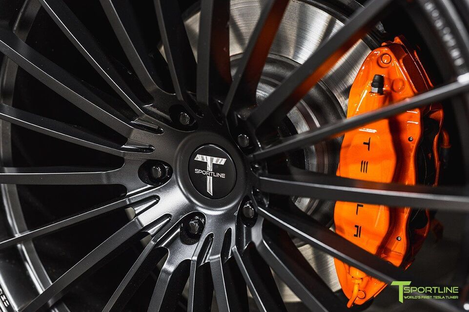 Tesla Model X (2016)