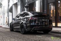 Tesla Model X (2016)