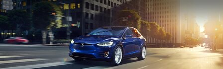 Tesla Model X (2016)