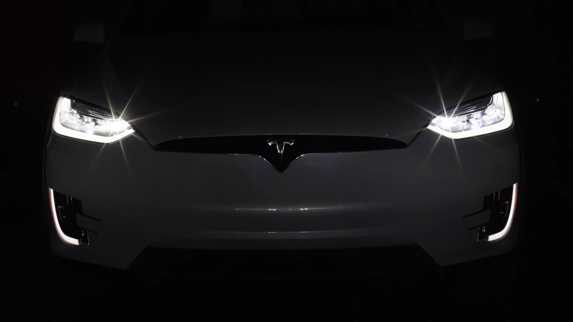Tesla Model X (2016)