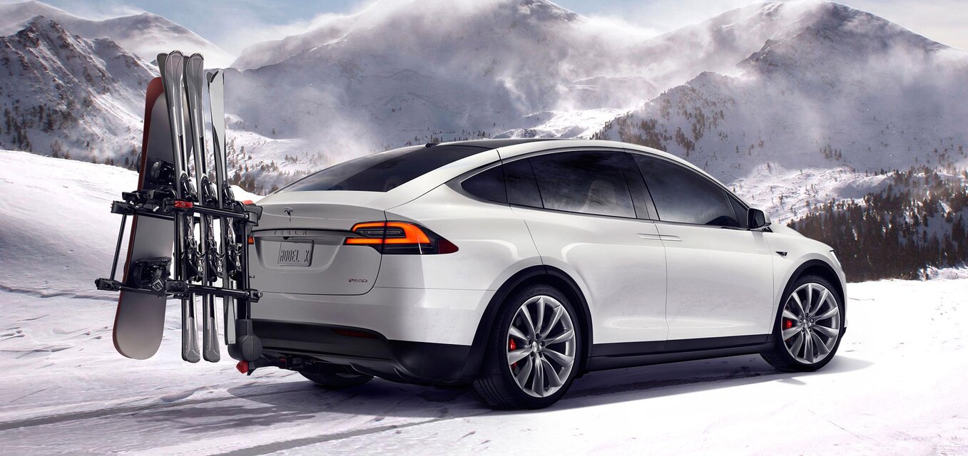 Tesla Model X (2016)