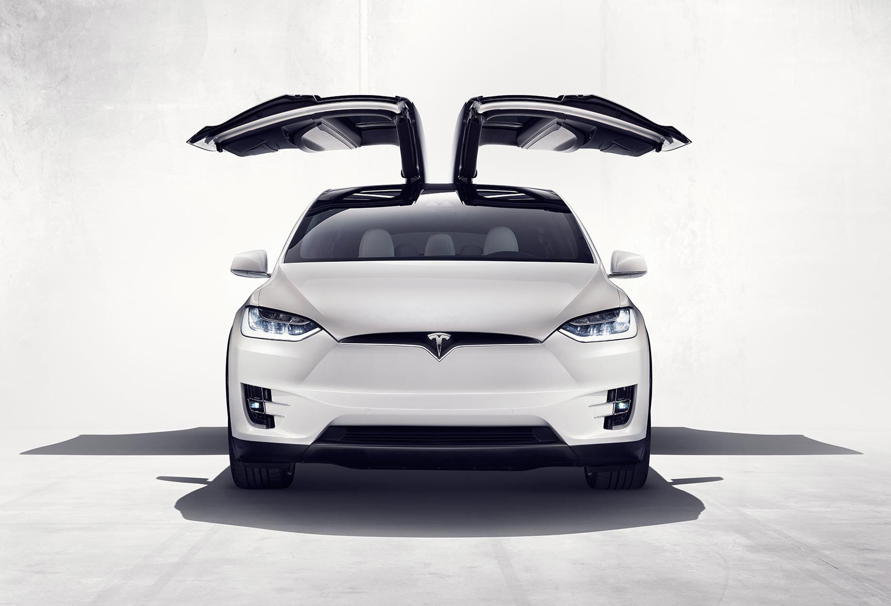 Tesla Model X (2016)