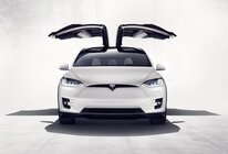 Tesla Model X (2016)