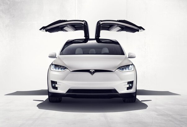 Tesla Model X (2016)
