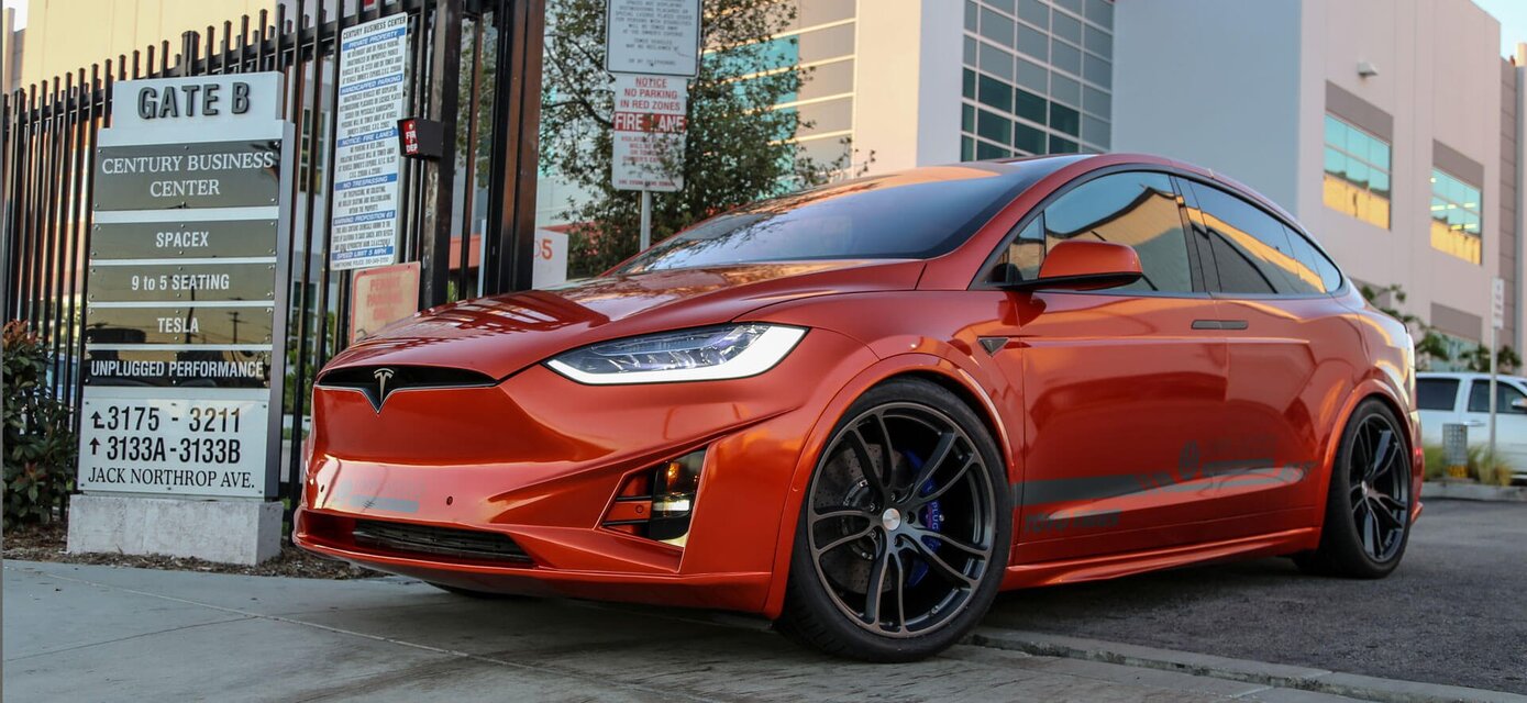 Tesla Model X (2016)